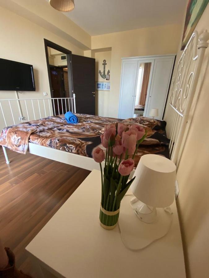 Apartament Summerland La Malul Marii Negre Мамая Екстериор снимка